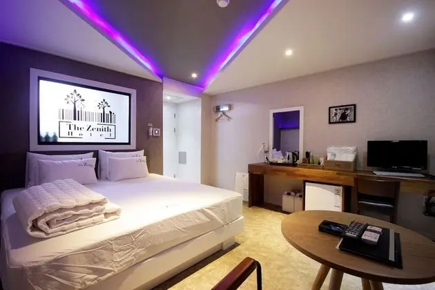 Oda (Semi-private room (free watching Netf)