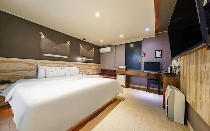 Oda (Standard room (free watching Netflix )