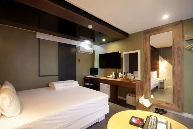 Oda (Standard room (free watching Netflix )