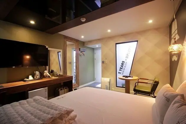 Oda (Standard room (free watching Netflix )