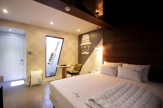 Oda (Standard room (free watching Netflix )