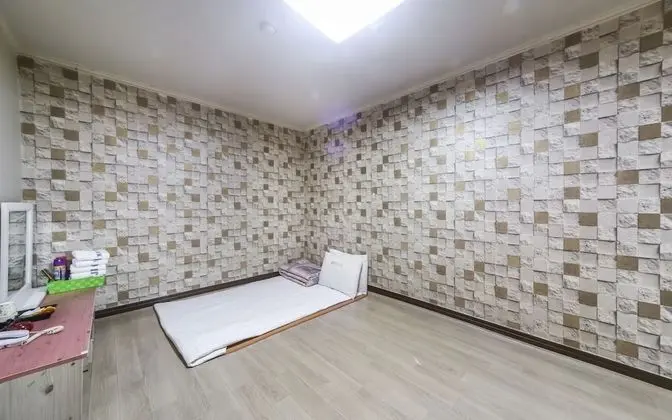 Oda (Korean-style Ondol Room)
