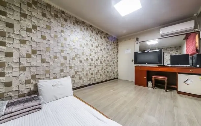 Oda (Korean-style Ondol Room)