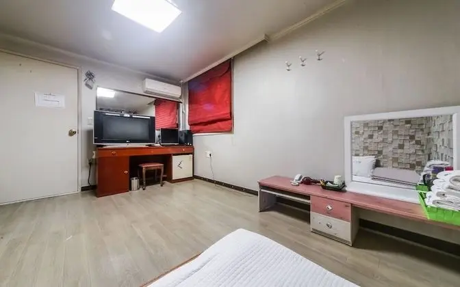 Oda (Korean-style Ondol Room)