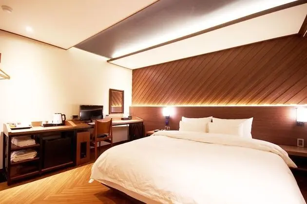 Oda (Premium double (Netflix available hig)