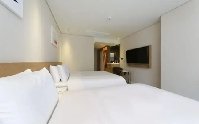 Oda (Deluxe Twin Room (Free Breakfast for )