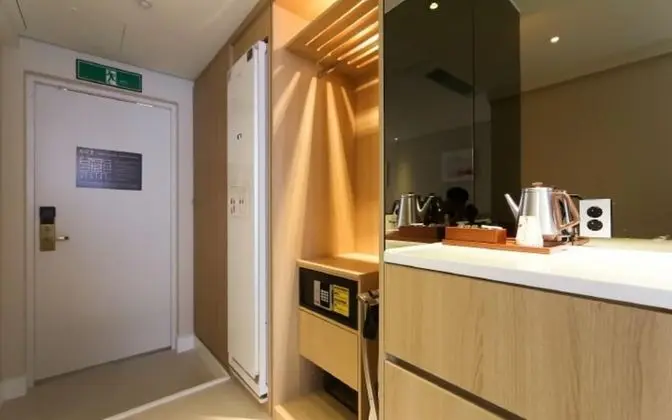 Oda (Deluxe Twin Room (Free Breakfast for )