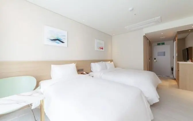 Oda (Deluxe Twin Room (Free Breakfast for )
