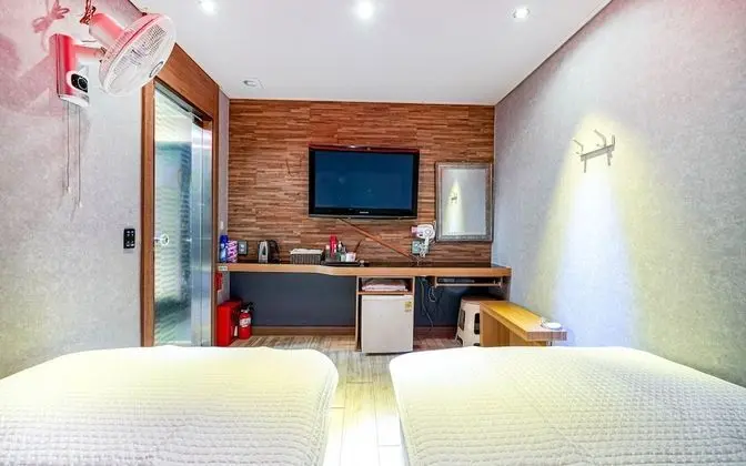 Oda (Twin room (replacement of bedding in )