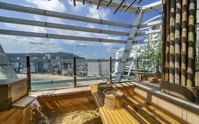 Oda (BOB (21 pyeong Outdoor Bath In-Room K)