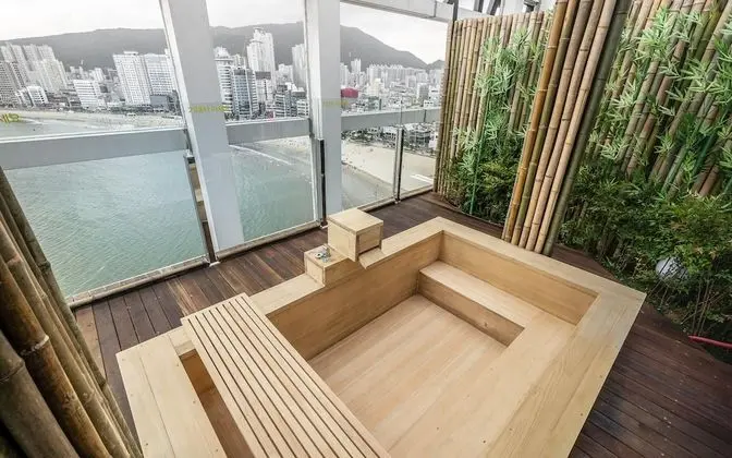 Oda (DOD (27 pyeong Outdoor Bath In-Room K)