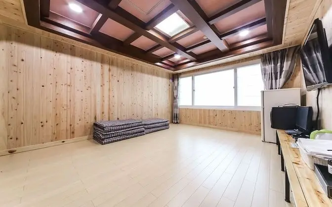 Oda (Family room (ondol) (non-smoking room)