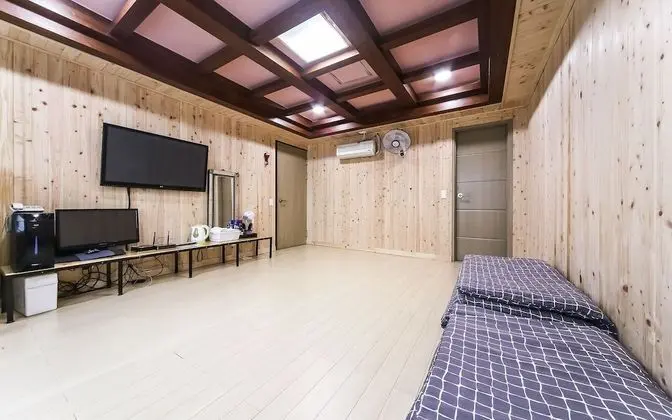Oda (Family room (ondol) (non-smoking room)
