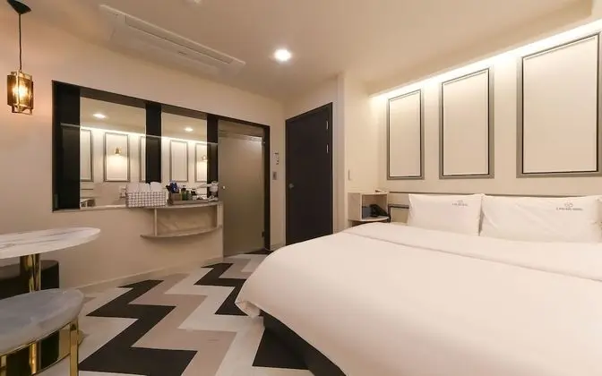 Oda (Deluxe double (available on Netflix))