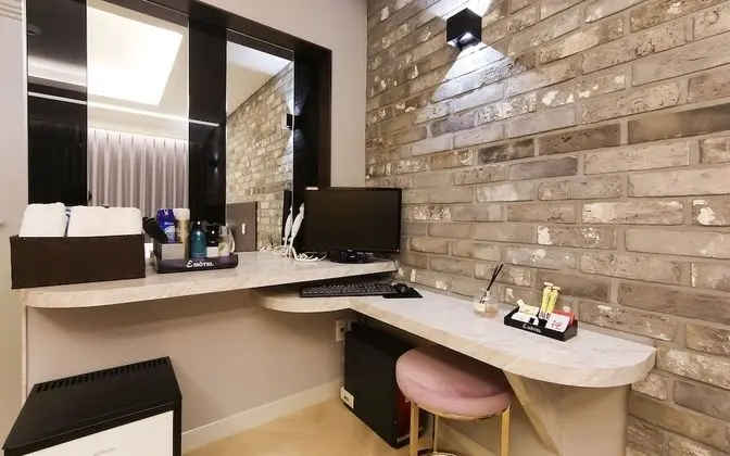 Oda (Premium double massage bed (Netflix a)