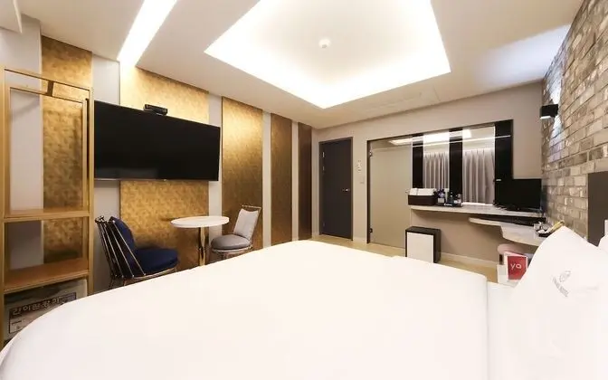 Oda (Premium double massage bed (Netflix a)