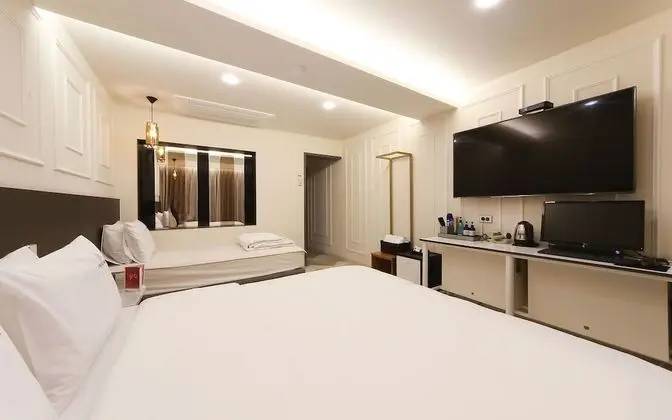 Oda (Premium Twin (available on Netflix))