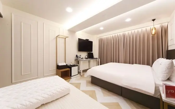 Oda (Premium Twin (available on Netflix))