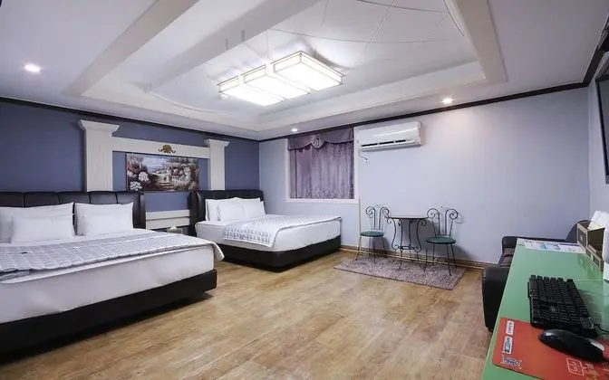 Oda (Double twin rooms (double bed 2 for 4)