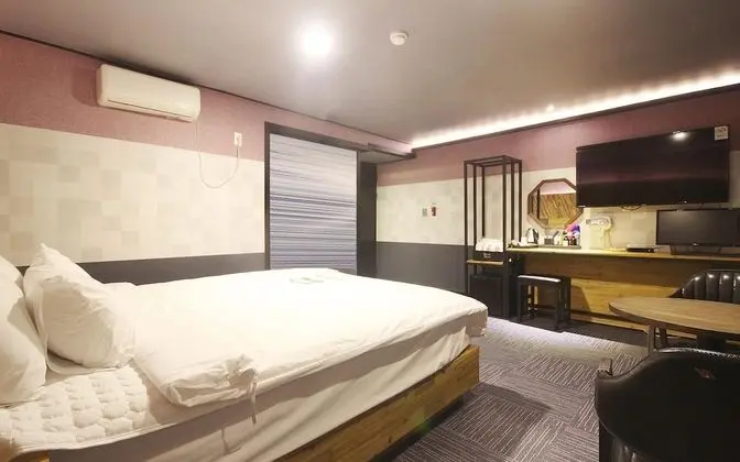 Oda (Deluxe (Netflix & YouTube viewing ava)