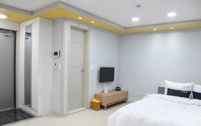 Oda (Room 202)