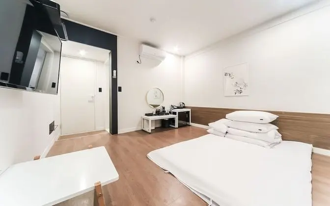 Oda (Korean Style Room)