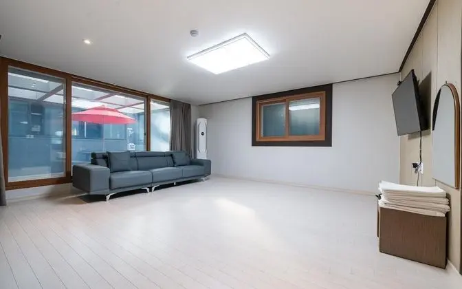 Oda (Condo (2 Bedroom + Living Room 122 Ne)