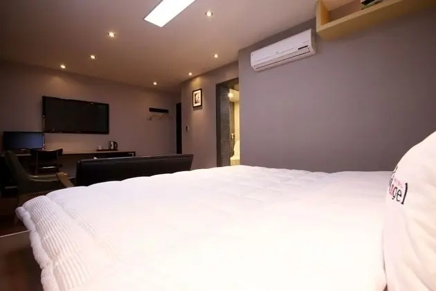 Oda (Premium (Netflix/Wavve Available 1 Hi)