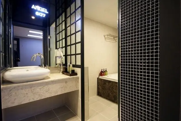 Oda (Premium (Netflix/Wavve Available 1 Hi)