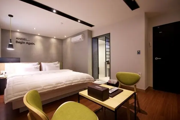 Oda (Premium (Netflix/Wavve Available 1 Hi)