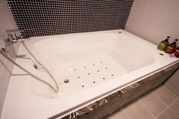 Oda (Premium (Netflix/Wavve Available 1 Hi)