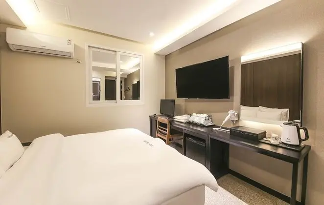 Standard Tek Büyük Yataklı Oda