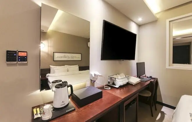 Standard Tek Büyük Yataklı Oda