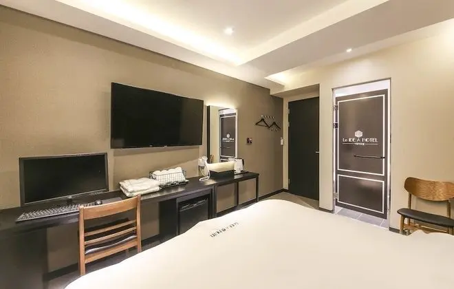 Standard Tek Büyük Yataklı Oda