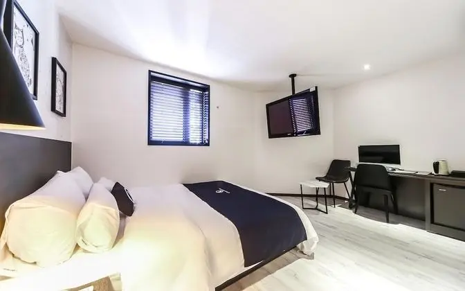 Oda (Standard (available on Netflix/YouTub)