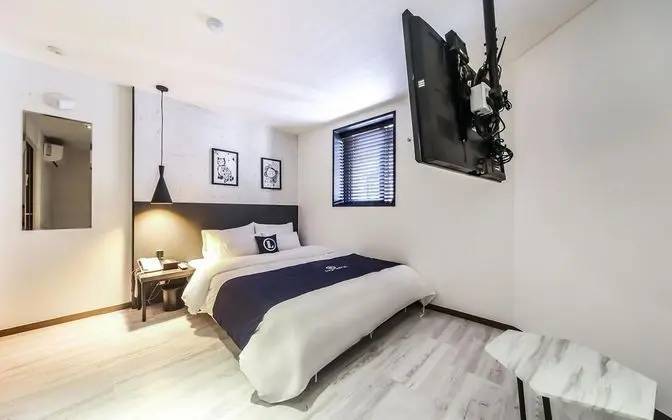 Oda (Standard (available on Netflix/YouTub)