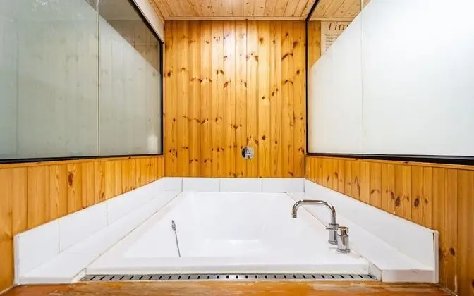 Oda (Hinoki Spa (Free Netflix))