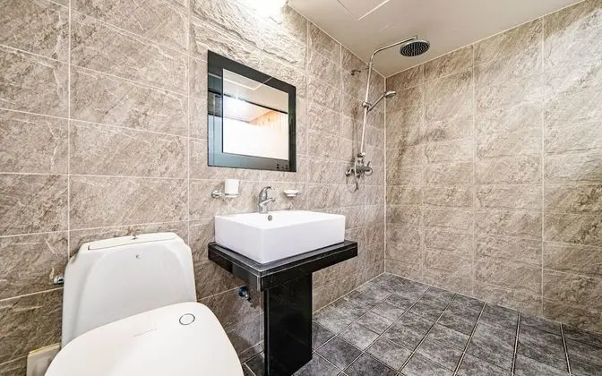 Oda (Hinoki Spa (Free Netflix))