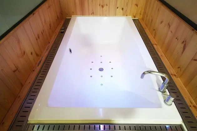 Oda (Hinoki Spa (Free Netflix))