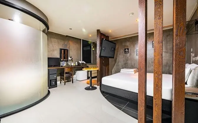 Oda (Royal Suite (Free Netflix))