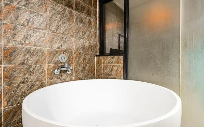 Oda (Royal Suite (Free Netflix))