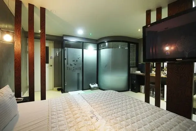 Oda (Royal Suite (Free Netflix))