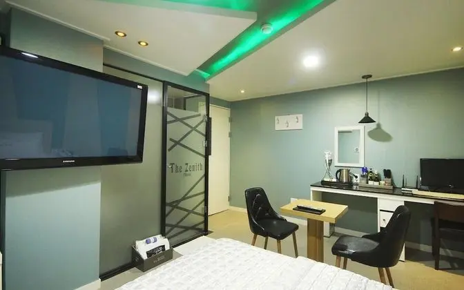 Oda (Standard (Free Netflix watching))