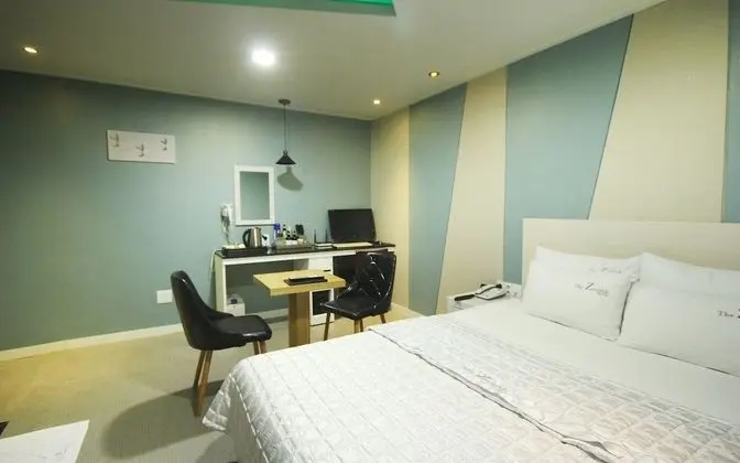 Oda (Standard (Free Netflix watching))