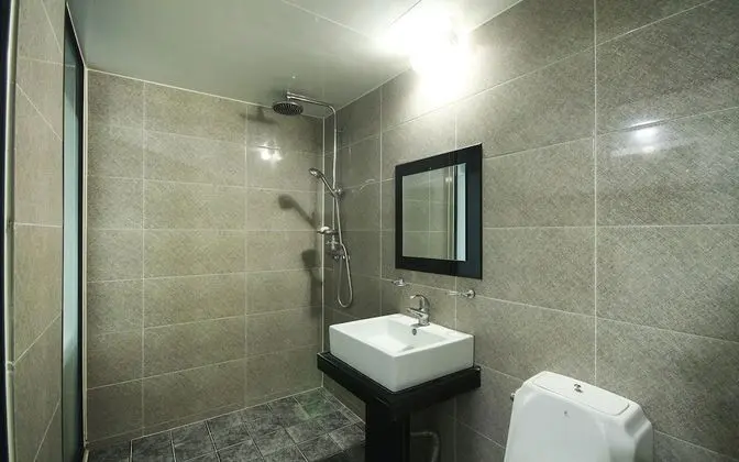 Oda (Standard (Free Netflix watching))