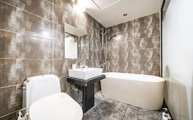 Oda (Standard (Free Netflix watching))