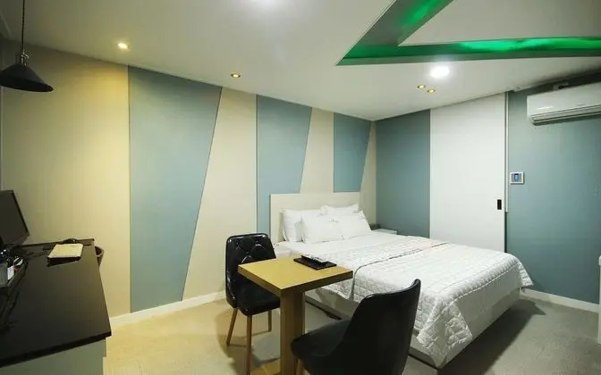 Oda (Standard (Free Netflix watching))