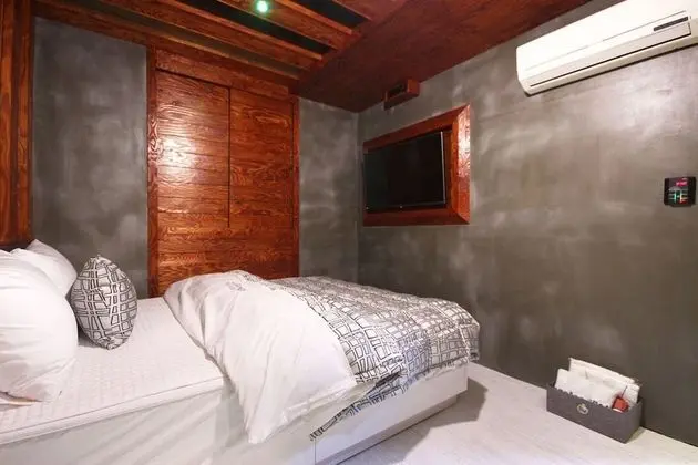 Oda (Standard room (free use of Netflix in)