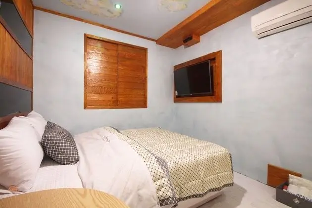 Oda (Standard room (free use of Netflix in)