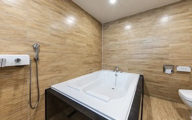 Oda (Premium ROOM (Breakfast &amp; NETFLIX)